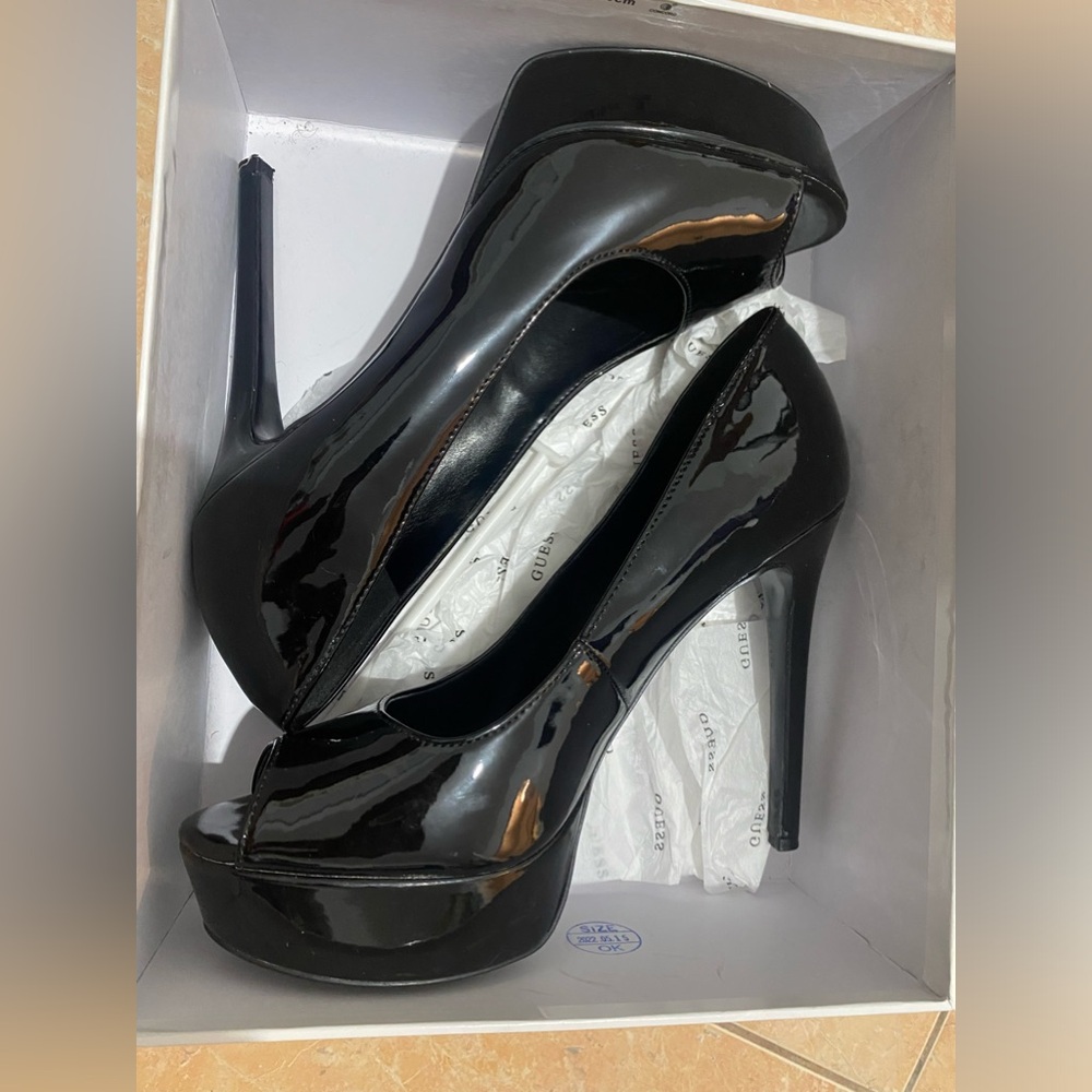 Beautiful black heels from Guess 🖤